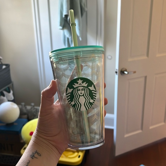 Starbucks Cup - Picture 1 of 5